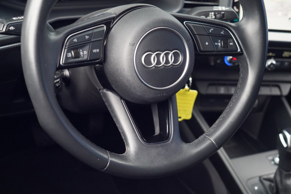 Audi A1 Sportback 30 TFSI Pro Line / Navi / Camera / Side Assist / Adaptieve Cruise / Stoelverw. / Climate