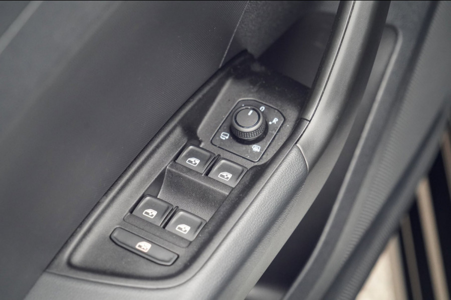 Audi A1 Sportback 30 TFSI Pro Line / Navi / Camera / Side Assist / Adaptieve Cruise / Stoelverw. / Climate