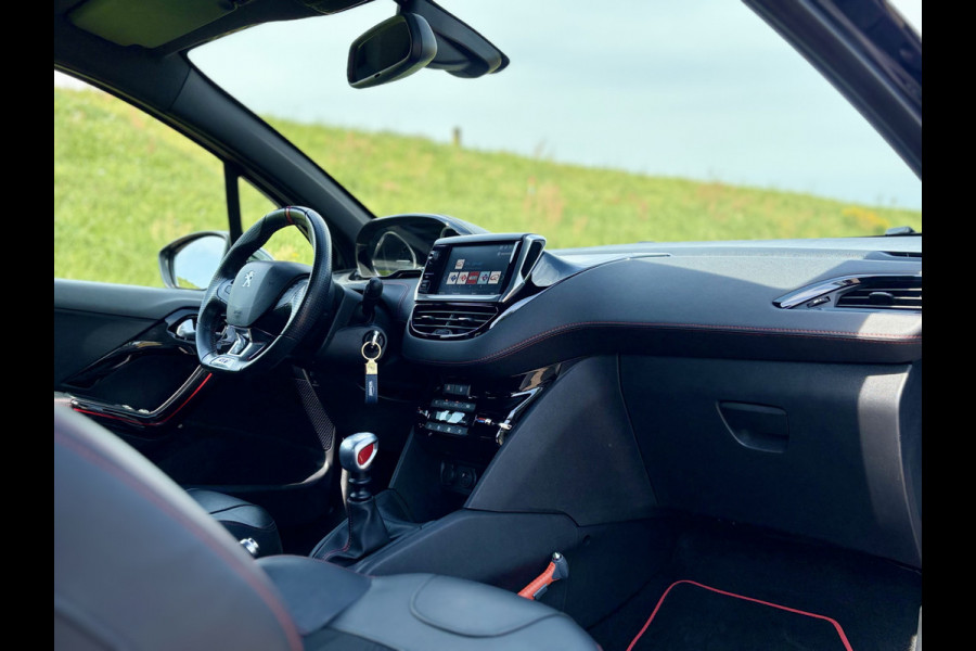 Peugeot 208 1.6 e-THP GTi UNIEK | Liefhebbersauto | Lage KM-Stand | Nieuwstaat | Apple Carplay/Android Auto | Stoelvw | Camera