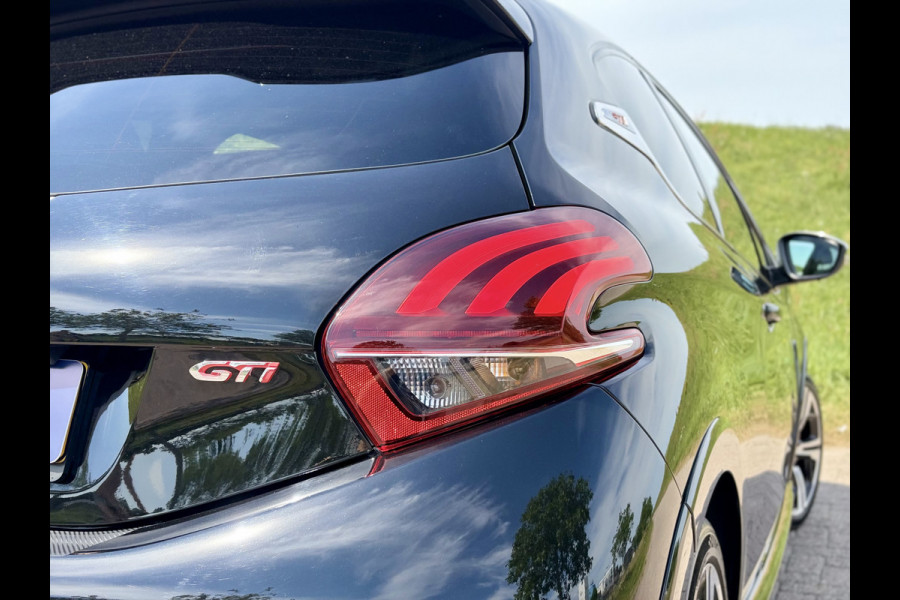 Peugeot 208 1.6 e-THP GTi UNIEK | Liefhebbersauto | Lage KM-Stand | Nieuwstaat | Apple Carplay/Android Auto | Stoelvw | Camera