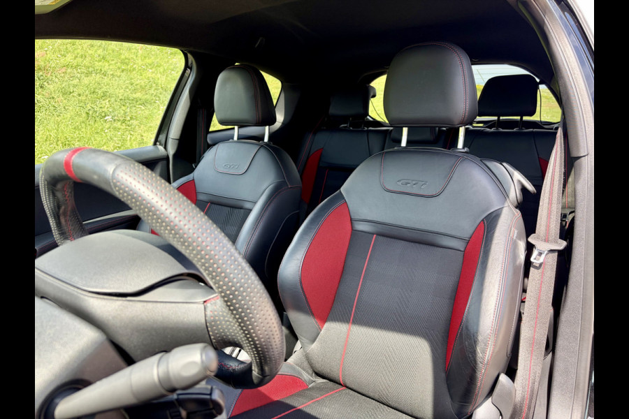 Peugeot 208 1.6 e-THP GTi UNIEK | Liefhebbersauto | Lage KM-Stand | Nieuwstaat | Apple Carplay/Android Auto | Stoelvw | Camera