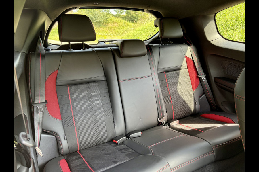 Peugeot 208 1.6 e-THP GTi UNIEK | Liefhebbersauto | Lage KM-Stand | Nieuwstaat | Apple Carplay/Android Auto | Stoelvw | Camera
