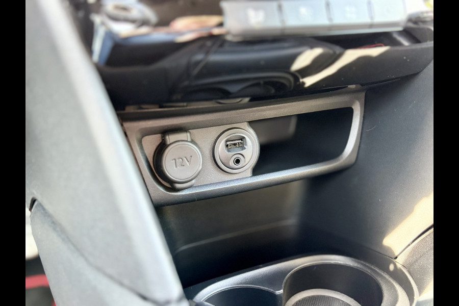 Peugeot 208 1.6 e-THP GTi UNIEK | Liefhebbersauto | Lage KM-Stand | Nieuwstaat | Apple Carplay/Android Auto | Stoelvw | Camera