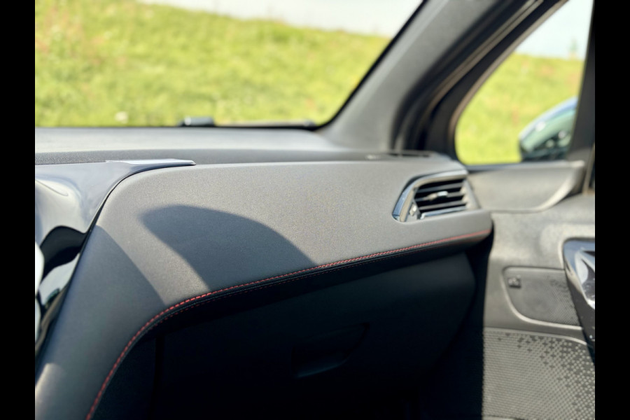 Peugeot 208 1.6 e-THP GTi UNIEK | Liefhebbersauto | Lage KM-Stand | Nieuwstaat | Apple Carplay/Android Auto | Stoelvw | Camera