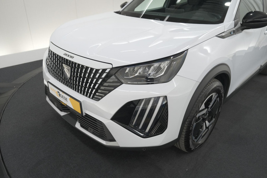 Peugeot e-2008 EV Allure Avantage 54 kWh | 11 KW Lader | Apple Carplay | Parkeersensoren