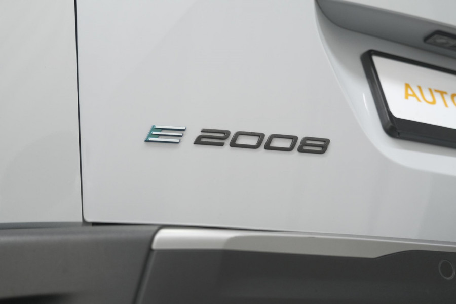 Peugeot e-2008 EV Allure Avantage 54 kWh | 11 KW Lader | Apple Carplay | Parkeersensoren