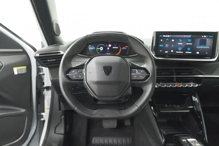 Peugeot e-2008 EV Allure Avantage 54 kWh | 11 KW Lader | Apple Carplay | Parkeersensoren