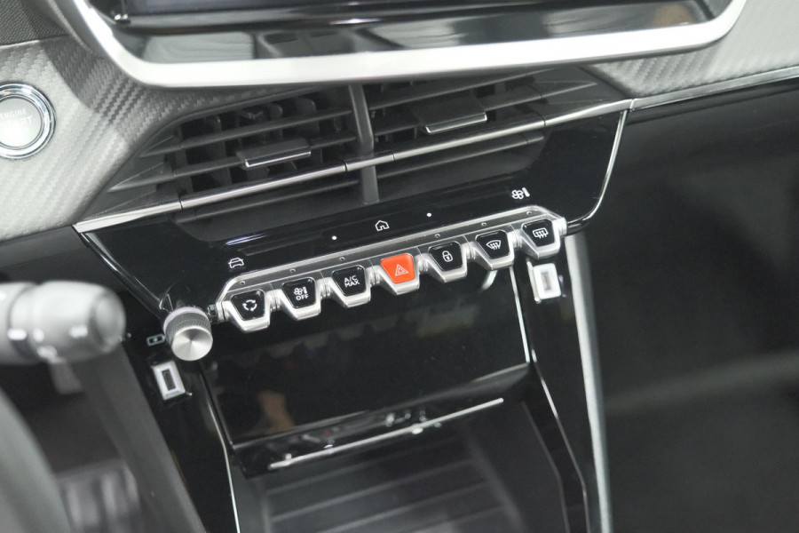 Peugeot e-2008 EV Allure Avantage 54 kWh | 11 KW Lader | Apple Carplay | Parkeersensoren