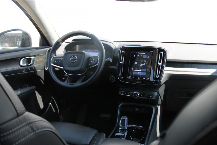 Volvo XC40 T5 262PK Automaat Recharge Inscription Lederen bekleding / Parkeersensoren met parkeercamera achter / Harman Kardon audio / Verwarmbare voorruit