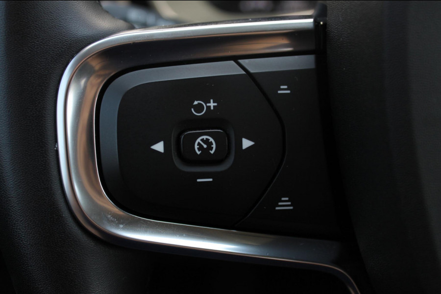 Volvo XC40 T5 262PK Automaat Recharge Inscription Lederen bekleding / Parkeersensoren met parkeercamera achter / Harman Kardon audio / Verwarmbare voorruit