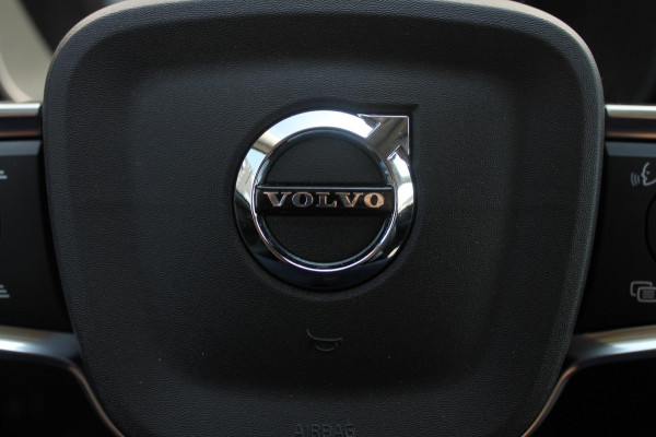 Volvo XC40 T5 262PK Automaat Recharge Inscription Lederen bekleding / Parkeersensoren met parkeercamera achter / Harman Kardon audio / Verwarmbare voorruit