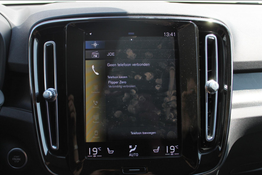Volvo XC40 T5 262PK Automaat Recharge Inscription Lederen bekleding / Parkeersensoren met parkeercamera achter / Harman Kardon audio / Verwarmbare voorruit