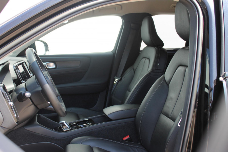 Volvo XC40 T5 262PK Automaat Recharge Inscription Lederen bekleding / Parkeersensoren met parkeercamera achter / Harman Kardon audio / Verwarmbare voorruit
