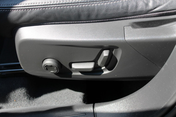 Volvo XC40 T5 262PK Automaat Recharge Inscription Lederen bekleding / Parkeersensoren met parkeercamera achter / Harman Kardon audio / Verwarmbare voorruit