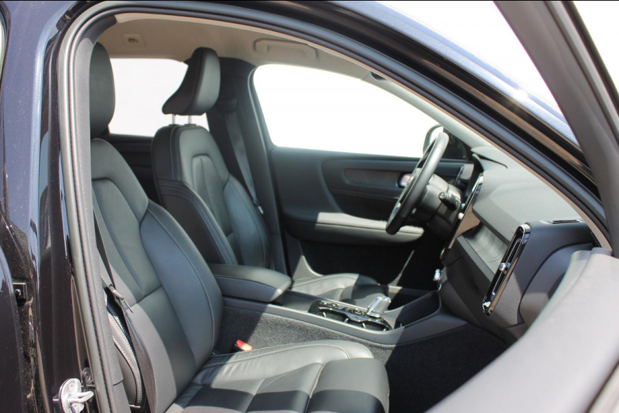 Volvo XC40 T5 262PK Automaat Recharge Inscription Lederen bekleding / Parkeersensoren met parkeercamera achter / Harman Kardon audio / Verwarmbare voorruit