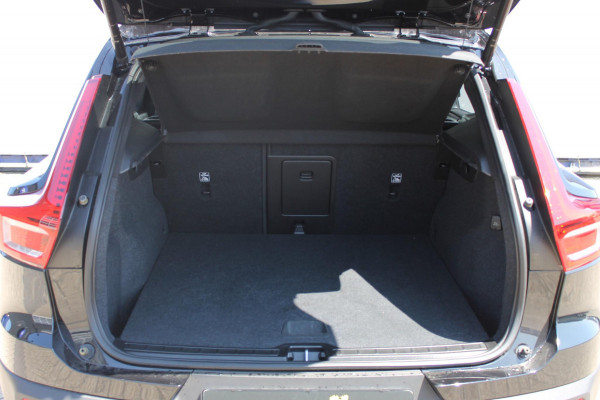 Volvo XC40 T5 262PK Automaat Recharge Inscription Lederen bekleding / Parkeersensoren met parkeercamera achter / Harman Kardon audio / Verwarmbare voorruit