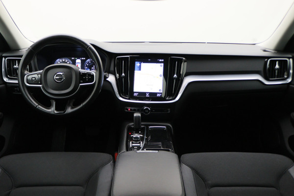 Volvo V60 2.0 T6 Twin Engine AWD Momentum Pro SOH 89%, Climate, Cruise, Navigatie, Apple Carplay, LED, Trekhaak, 19''