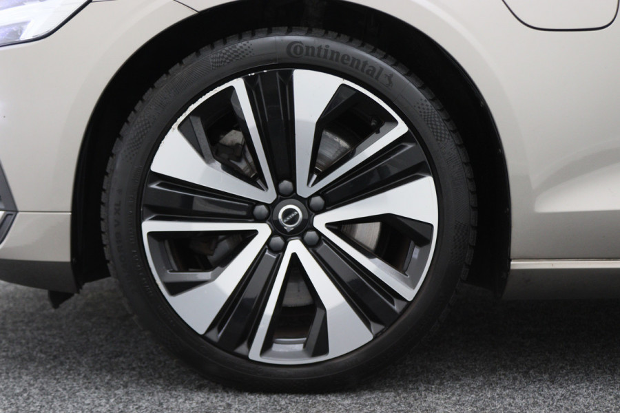 Volvo V60 2.0 T6 Twin Engine AWD Momentum Pro SOH 89%, Climate, Cruise, Navigatie, Apple Carplay, LED, Trekhaak, 19''