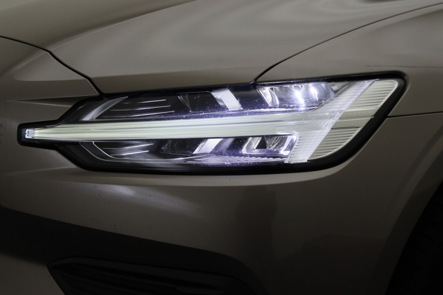 Volvo V60 2.0 T6 Twin Engine AWD Momentum Pro SOH 89%, Climate, Cruise, Navigatie, Apple Carplay, LED, Trekhaak, 19''