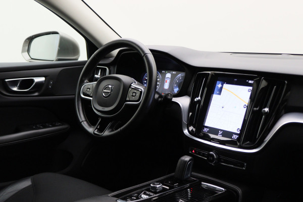 Volvo V60 2.0 T6 Twin Engine AWD Momentum Pro SOH 89%, Climate, Cruise, Navigatie, Apple Carplay, LED, Trekhaak, 19''