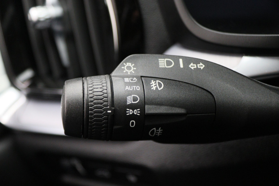 Volvo V60 2.0 T6 Twin Engine AWD Momentum Pro SOH 89%, Climate, Cruise, Navigatie, Apple Carplay, LED, Trekhaak, 19''