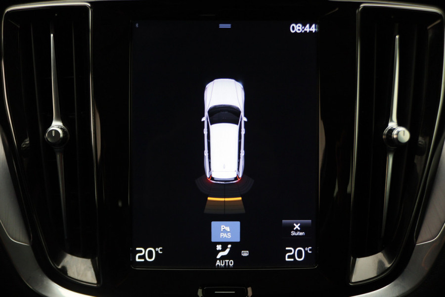 Volvo V60 2.0 T6 Twin Engine AWD Momentum Pro SOH 89%, Climate, Cruise, Navigatie, Apple Carplay, LED, Trekhaak, 19''