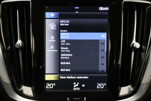 Volvo V60 2.0 T6 Twin Engine AWD Momentum Pro SOH 89%, Climate, Cruise, Navigatie, Apple Carplay, LED, Trekhaak, 19''