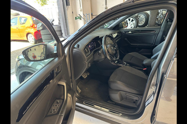 Volkswagen T-ROC 2.0 TSI 4Motion R PANO AKROPOVIC 1 JAAR AUTOTRUST GARANTIE GELDIG HELE EUROPA LANDEN