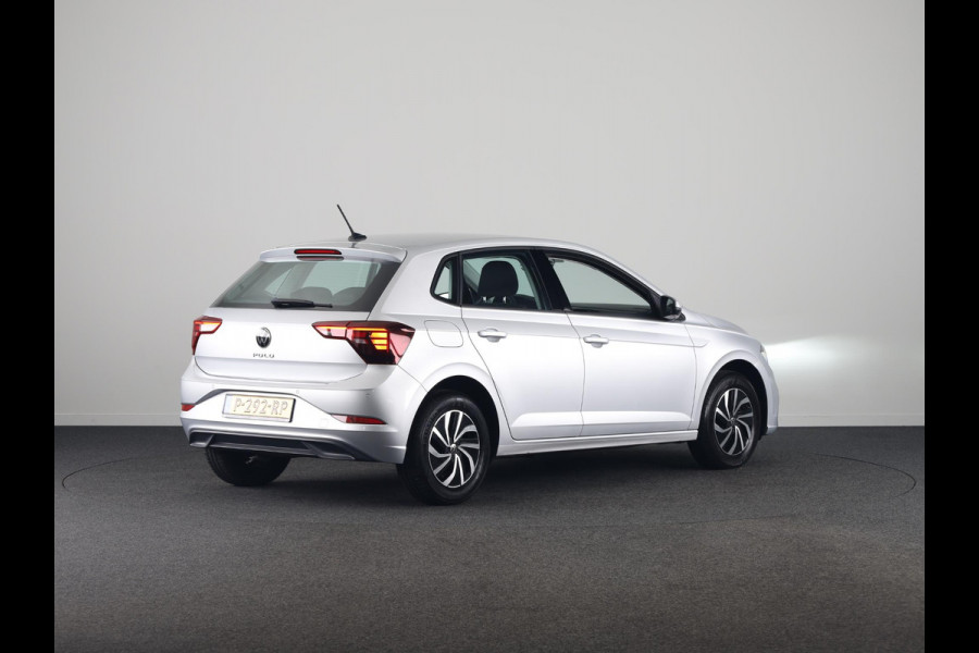 Volkswagen Polo 1.0 TSI Go |Navigatie via App| Parkeersensoren achter | Adaptieve cruise control | LED koplampen | 15"LM Velgen