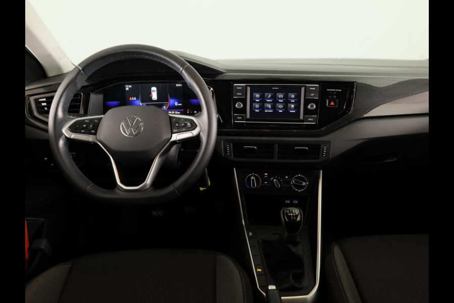 Volkswagen Polo 1.0 TSI Go |Navigatie via App| Parkeersensoren achter | Adaptieve cruise control | LED koplampen | 15"LM Velgen
