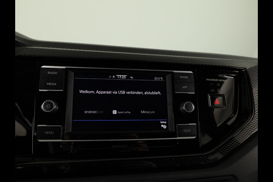 Volkswagen Polo 1.0 TSI Go |Navigatie via App| Parkeersensoren achter | Adaptieve cruise control | LED koplampen | 15"LM Velgen