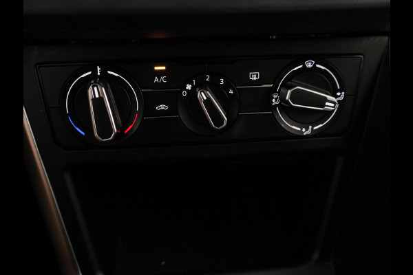 Volkswagen Polo 1.0 TSI Go |Navigatie via App| Parkeersensoren achter | Adaptieve cruise control | LED koplampen | 15"LM Velgen