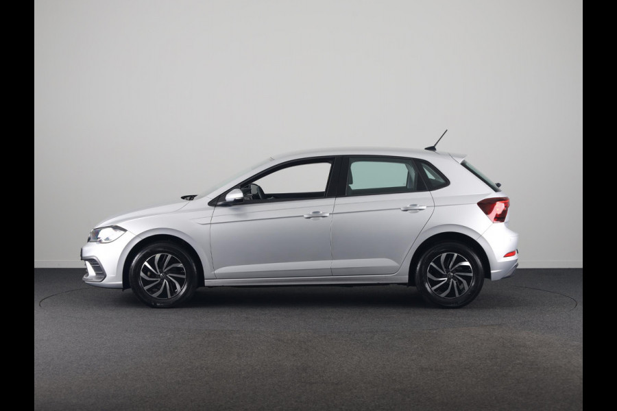 Volkswagen Polo 1.0 TSI Go |Navigatie via App| Parkeersensoren achter | Adaptieve cruise control | LED koplampen | 15"LM Velgen