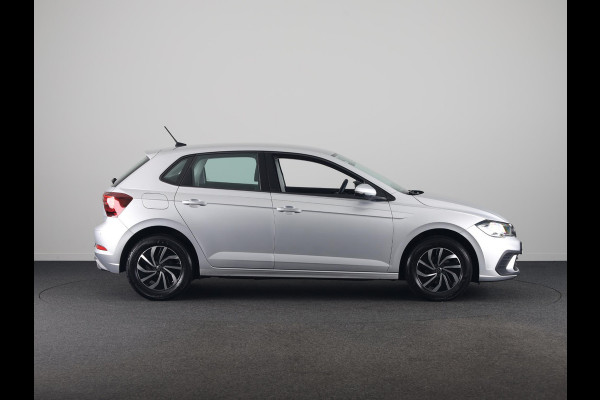 Volkswagen Polo 1.0 TSI Go |Navigatie via App| Parkeersensoren achter | Adaptieve cruise control | LED koplampen | 15"LM Velgen