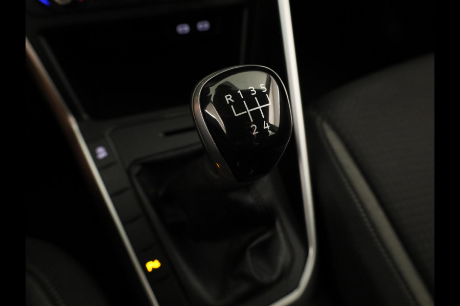 Volkswagen Polo 1.0 TSI Go |Navigatie via App| Parkeersensoren achter | Adaptieve cruise control | LED koplampen | 15"LM Velgen