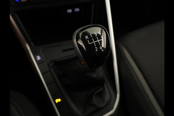 Volkswagen Polo 1.0 TSI Go |Navigatie via App| Parkeersensoren achter | Adaptieve cruise control | LED koplampen | 15"LM Velgen