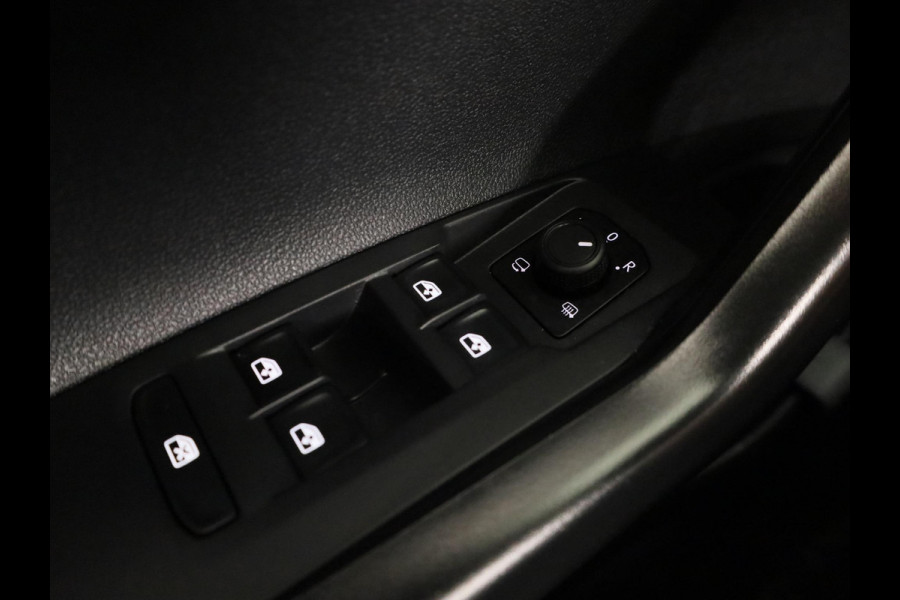 Volkswagen Polo 1.0 TSI Go |Navigatie via App| Parkeersensoren achter | Adaptieve cruise control | LED koplampen | 15"LM Velgen