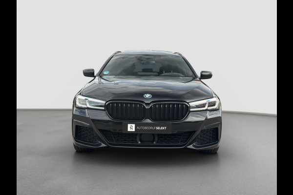 BMW 5 Serie Touring 530e M-Sport | Pano | Head Up | Sfeer | Camera | Dealer onderhouden | Driving Assistance Pro | Carplay
