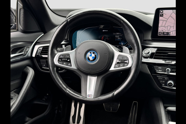 BMW 5 Serie Touring 530e M-Sport | Pano | Head Up | Sfeer | Camera | Dealer onderhouden | Driving Assistance Pro | Carplay