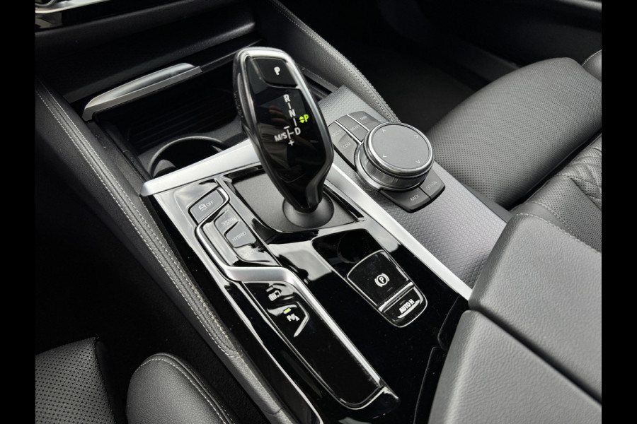 BMW 5 Serie Touring 530e M-Sport | Pano | Head Up | Sfeer | Camera | Dealer onderhouden | Driving Assistance Pro | Carplay