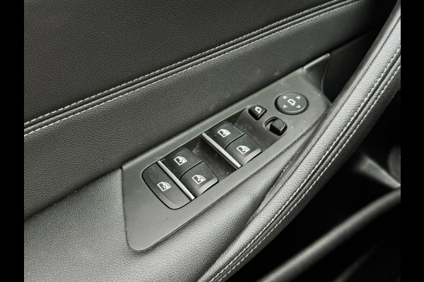 BMW 5 Serie Touring 530e M-Sport | Pano | Head Up | Sfeer | Camera | Dealer onderhouden | Driving Assistance Pro | Carplay