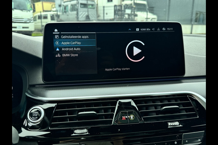 BMW 5 Serie Touring 530e M-Sport | Pano | Head Up | Sfeer | Camera | Dealer onderhouden | Driving Assistance Pro | Carplay