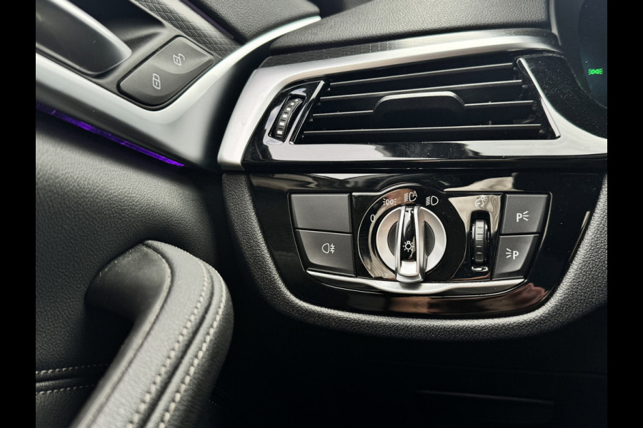 BMW 5 Serie Touring 530e M-Sport | Pano | Head Up | Sfeer | Camera | Dealer onderhouden | Driving Assistance Pro | Carplay