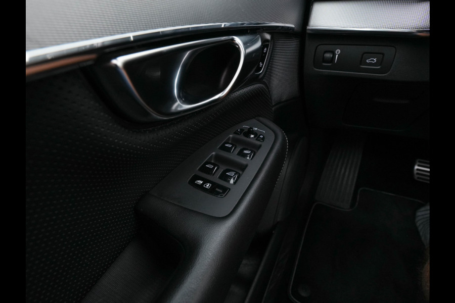 Volvo XC90 2.0 B5 AWD Inscription R-Design Intro Edition [7-Pers.] Aut. *PANO | LEATHER-ALCANTARA | FULL-LED | MEMORY-PACK | BOWERS&WILKINS | BLINDSPOT | KEYLESS | DIGI-COCKPIT | NAVI-FULLMAP | PRIVACYGLASS | HEATED-SPORTSEATS | TOWBAR | 20''ALU*