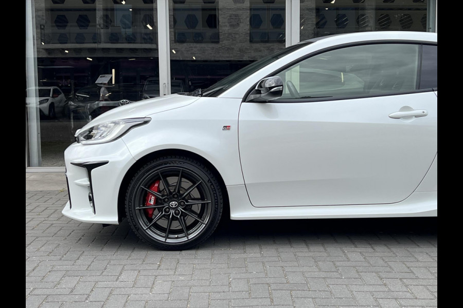 Toyota Yaris 1.6 Turbo 261pk GR Performance | Eerste eigenaar, Perfecte staat, Parelmoer wit, CarPlay, Stoelverwarming