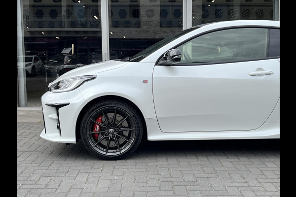 Toyota Yaris 1.6 Turbo 261pk GR Performance | Eerste eigenaar, Perfecte staat, Parelmoer wit, CarPlay, Stoelverwarming