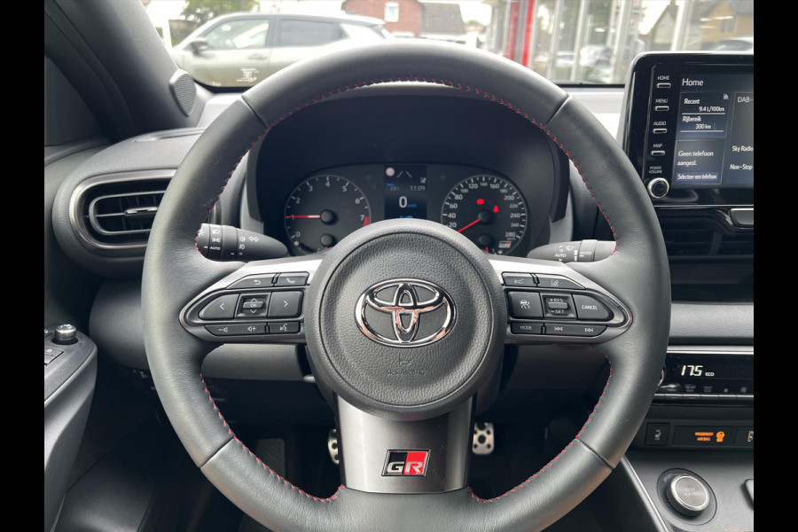 Toyota Yaris 1.6 Turbo 261pk GR Performance | Eerste eigenaar, Perfecte staat, Parelmoer wit, CarPlay, Stoelverwarming