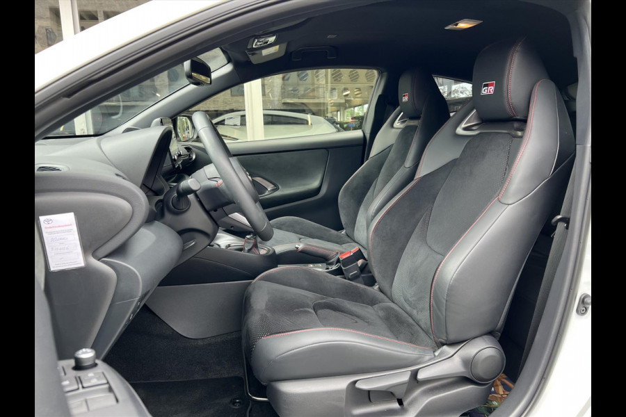 Toyota Yaris 1.6 Turbo 261pk GR Performance | Eerste eigenaar, Perfecte staat, Parelmoer wit, CarPlay, Stoelverwarming