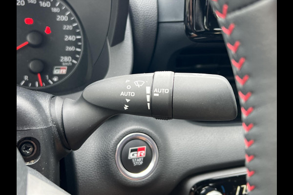 Toyota Yaris 1.6 Turbo 261pk GR Performance | Eerste eigenaar, Perfecte staat, Parelmoer wit, CarPlay, Stoelverwarming