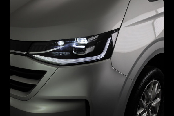 Volkswagen E-Transporter 34 L2H1 Bulli 71 kWh Trekhaak | Achterdeuren | Keyless access